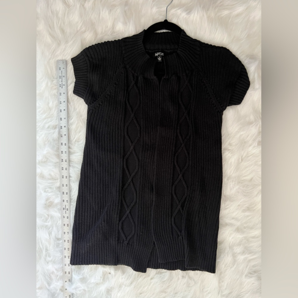Apt. 9, size small, short sleeve cardigan